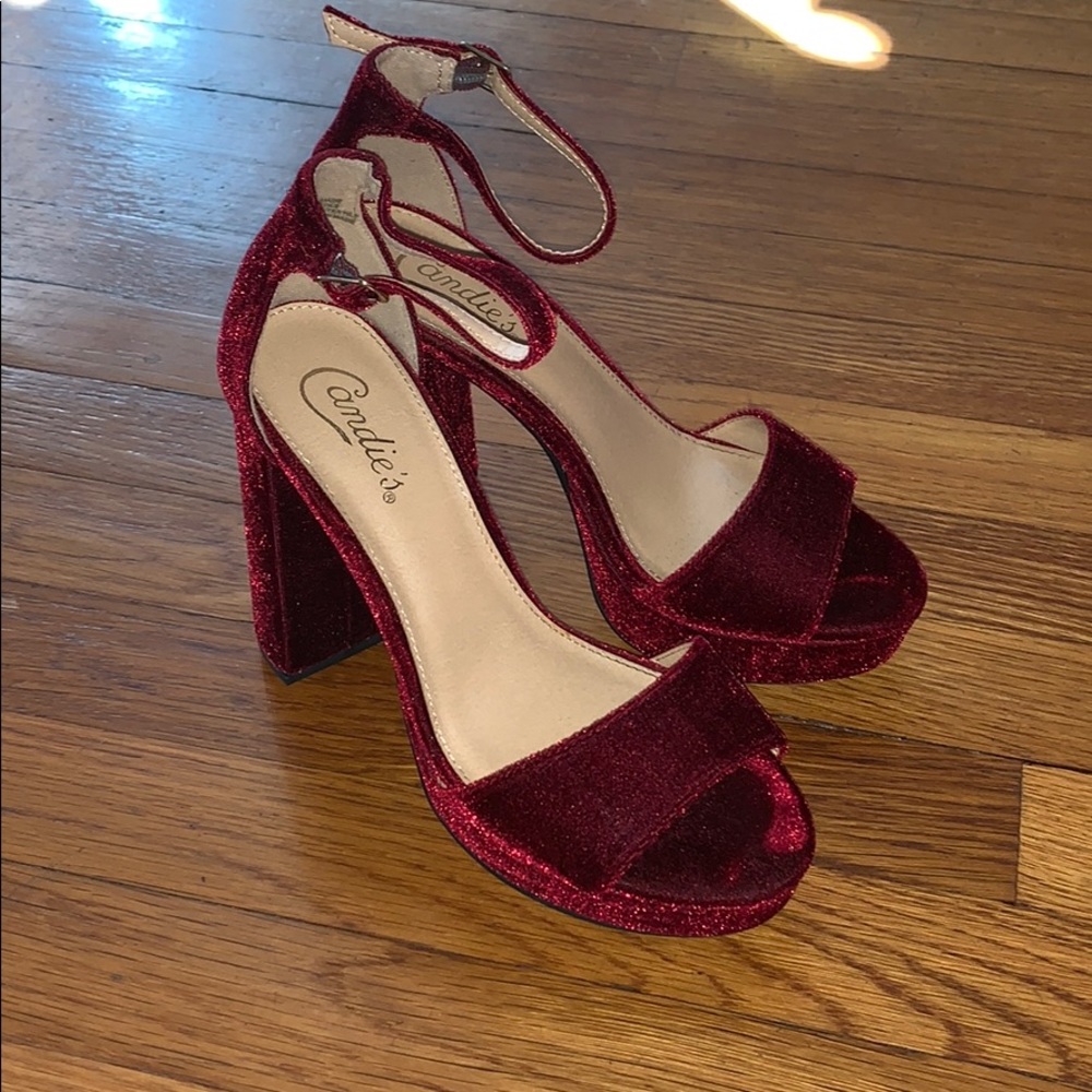 Platform strap sandals